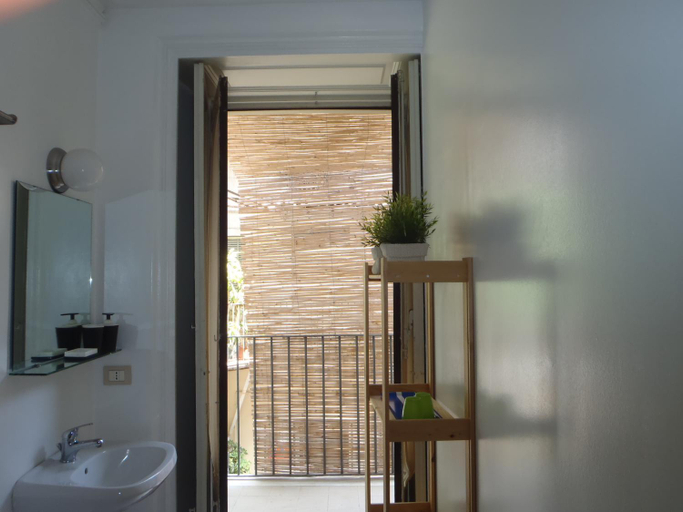 Bathroom 2, Gianluca's Room, Catania