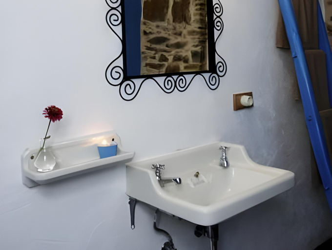 Bathroom 3, Moinho do Maneio, Penamacor