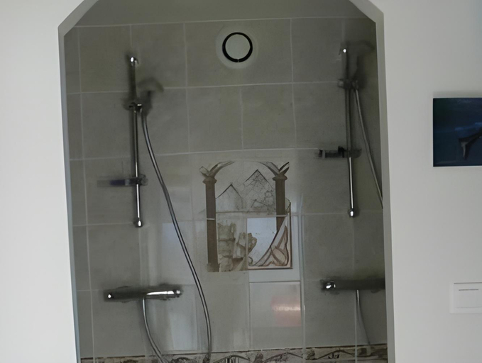 Bathroom 2, Le Manoir des Chapelles, Yonne
