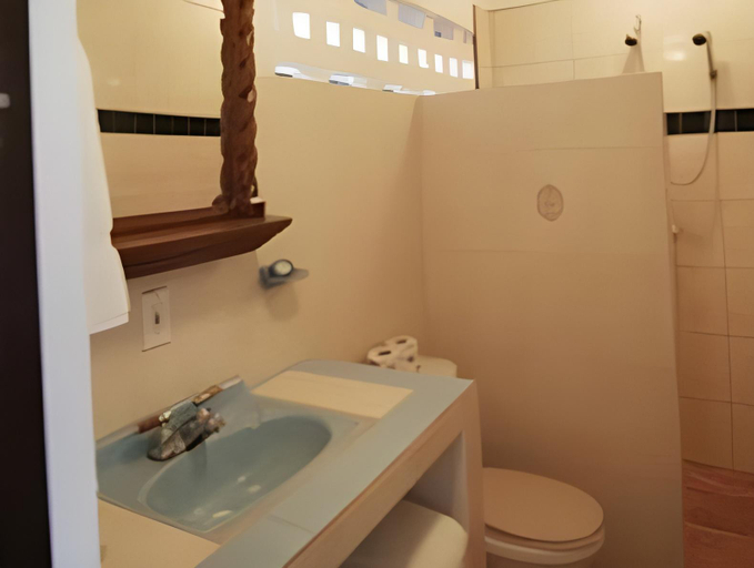 Bathroom 2, La Paloma Oceanfront Retreat, Cihuatlán