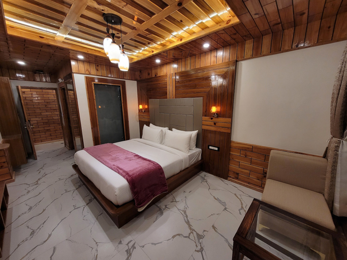 Bedroom 2, Faagu Peaks, Shimla