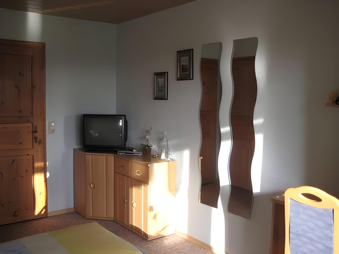 Others 5, Landhaus Erna, Regen