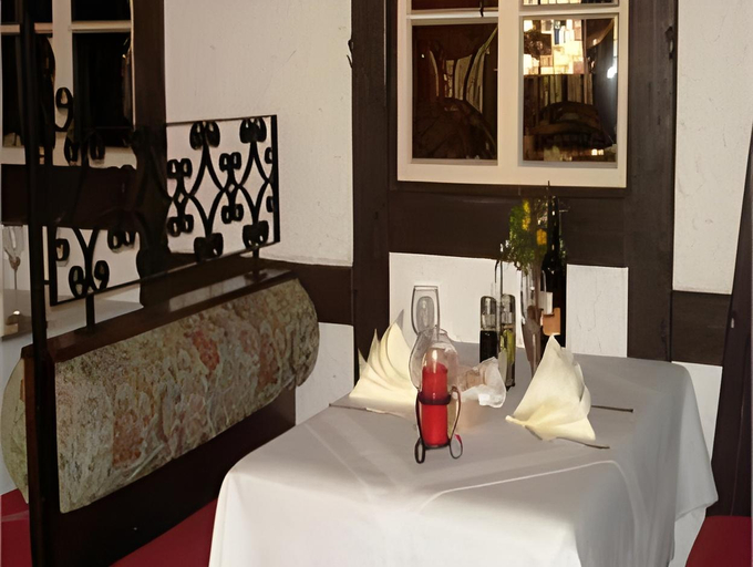 Bedroom 2, Hotel Restaurant zur Linde, Region Hannover