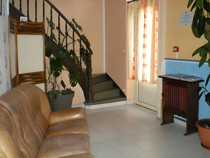 Others 5, Hotel Cafe de la Gare, Gironde