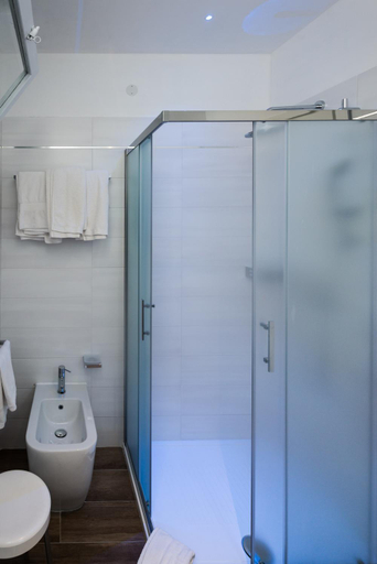 Bathroom 3, Hotel Eurovil Garni, Udine