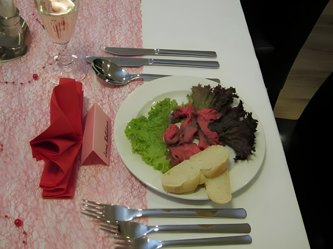 Food & Drinks 5, Hotel Kanarek, Praha 15