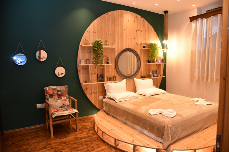 Others 5, Woodland, Beratit