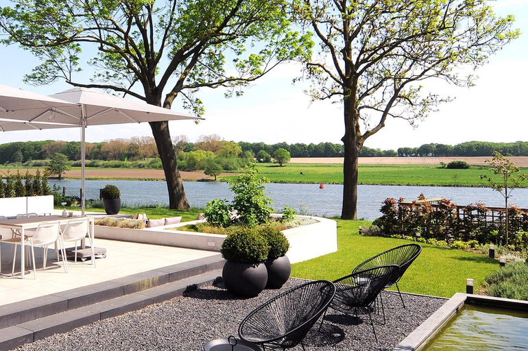 Others 5, Het Raadhuys - design B&B, Kessel