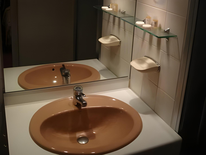Bathroom 3, Hotel Beausejour, Cantal