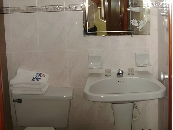 Bathroom 3, Hotel Las Victorias Palmira, Palmira