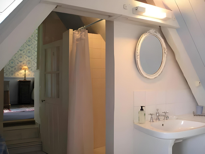 Bathroom 3, Château de Pintray, Indre-et-Loire