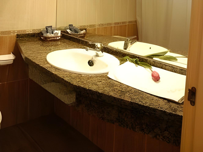 Bathroom 3, Bed and Breakfast El Pekinaire, Barcelona
