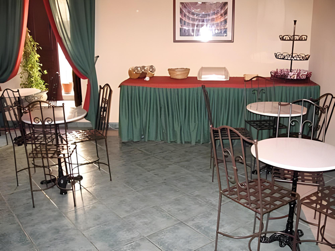 Food & Drinks 5, Albergo La Fontanella, Syracuse