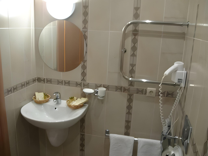 Bathroom 2, Gvardeiskaya Hotel, Vysokogorskiy rayon
