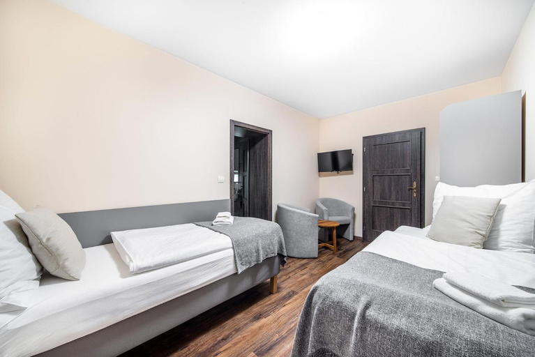Others 2, Room Mesi, Tachov