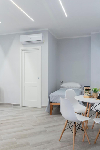 Others 5, Albergo Libera Gioventu, Napoli