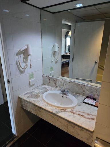 Bathroom 5, First Pacific Cirrus - Pattaya, Pattaya