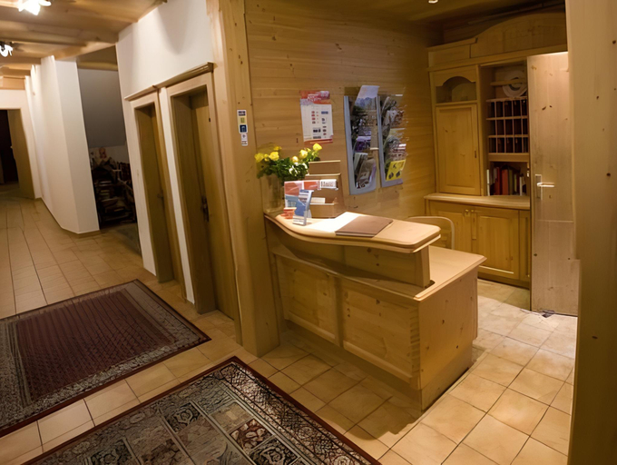 Public Area 2, Pension Traube, Schwaz