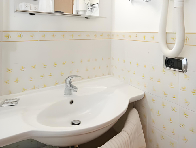 Bathroom 3, Complesso Termale Vescine, Latina