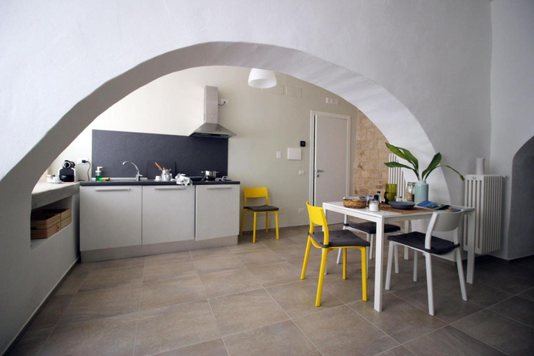 Others 5, Albertario, Bari