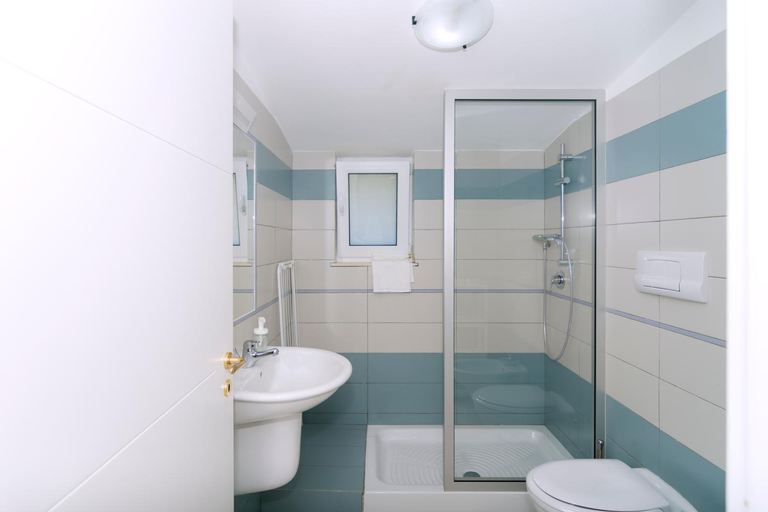 Bathroom 3, Brezza dell'Alento, Salerno