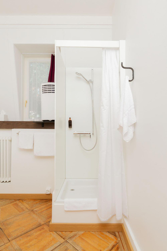 Bathroom 8