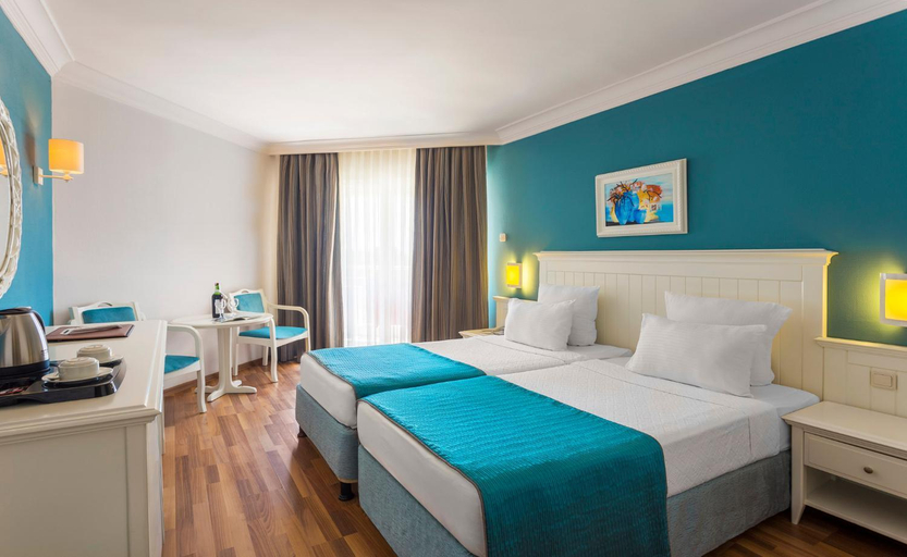 Bedroom 3, Hotel Terrace Beach Resort All Inclusive, Manavgat
