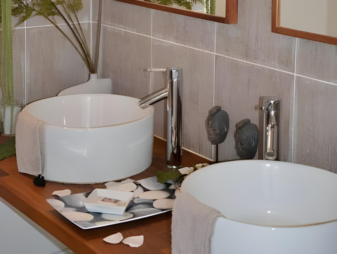 Bathroom 2, Chambres d'Hotes & SPA Le Chat Chez Qui j'Habite, Seine-Maritime