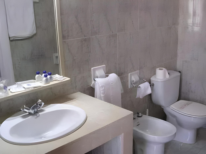 Bathroom 4, Torreluz Apartamentos, Almería