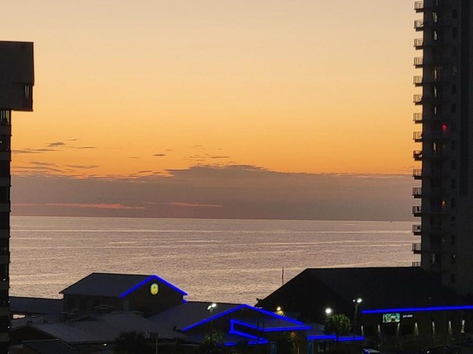 Spectacular 5th Floor Gulf View Condo in Panama City Beach, just steps away from the beach, Bay