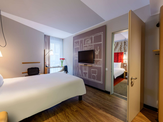 Bedroom 3, ibis Berlin Hauptbahnhof, Berlin