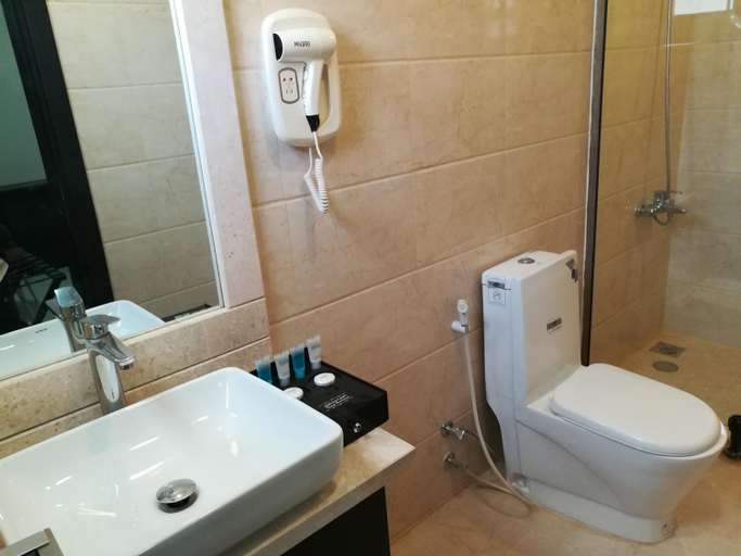 Bathroom 3, Tanuf Residency Hotel, Nizwa