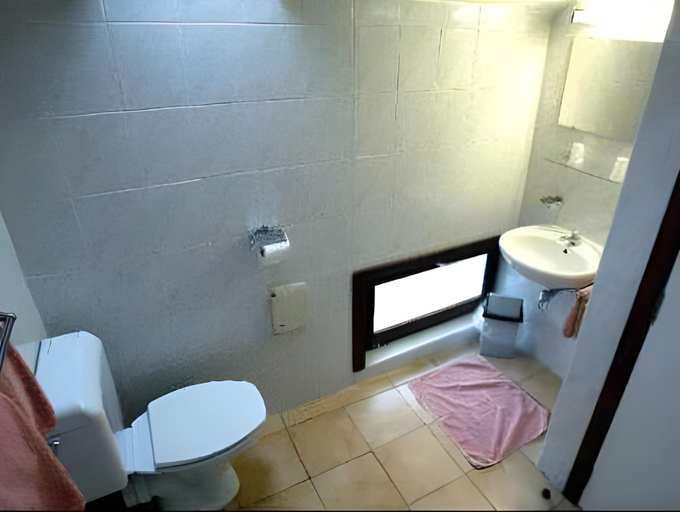 Bathroom 3, Le New Matinal, Hainaut
