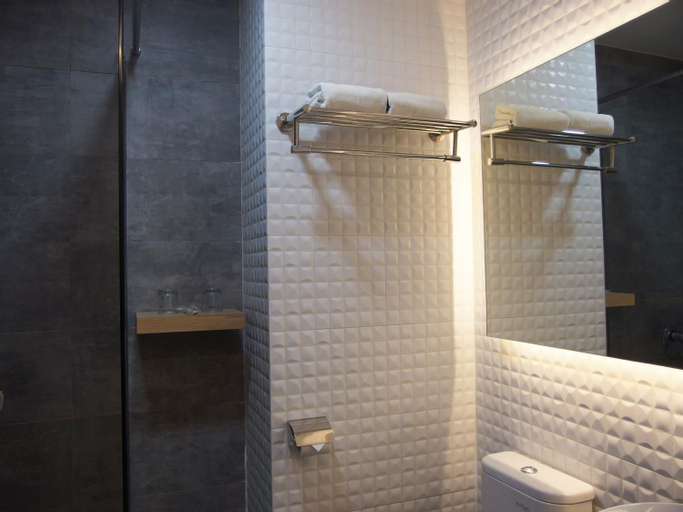 Bathroom 4