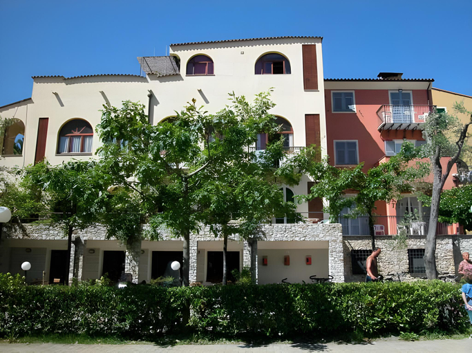 Others 3, Residence Pian Dei Boschi, Savona