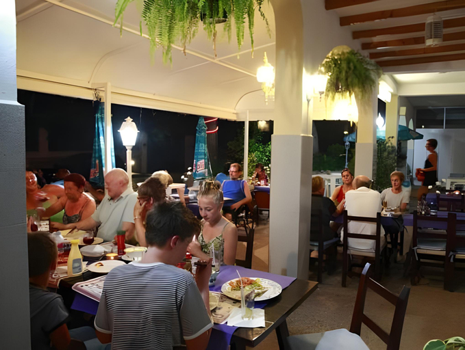 Food & Drinks 5, Apartamentos Los Arcos, Baleares