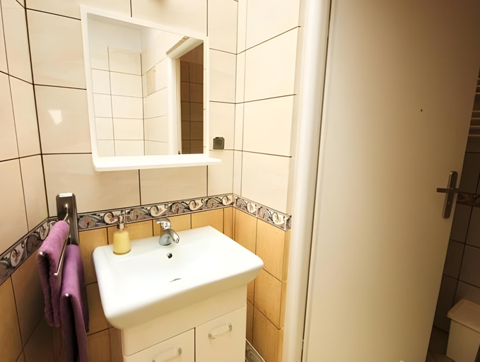 Bathroom 3, Rosemary's Private Ensuite Rooms in Old Town, Poznań City