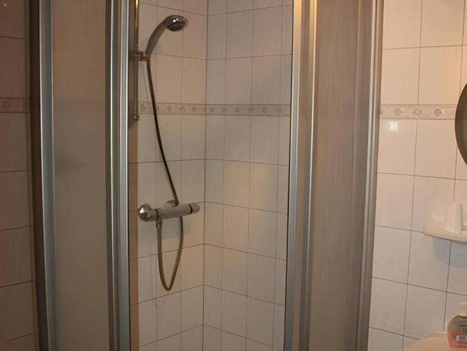 Bathroom 2, Hotel zum Nordpol, Steinburg