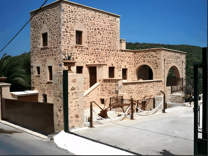 Others 5, Xenonas Thalis, Peloponnese