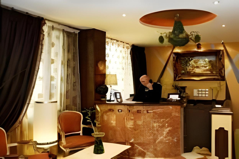Others 5, Hotel de l'Aveyron, Paris