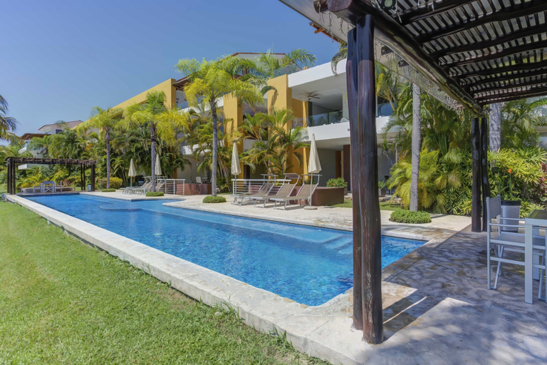 Sport & Beauty 3, El Tigre Ibiza Condos, Compostela