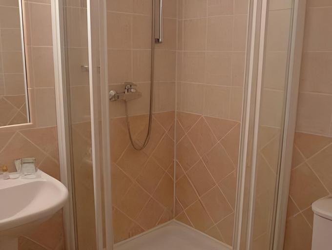 Bathroom 4, Hotel Nosal, Praha 4