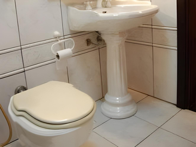 Bathroom 4, Pequeno Bosque, Gramado