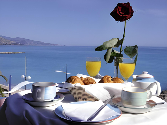 Food & Drinks 5, Hotel Le Dauphin, Alpes-Maritimes
