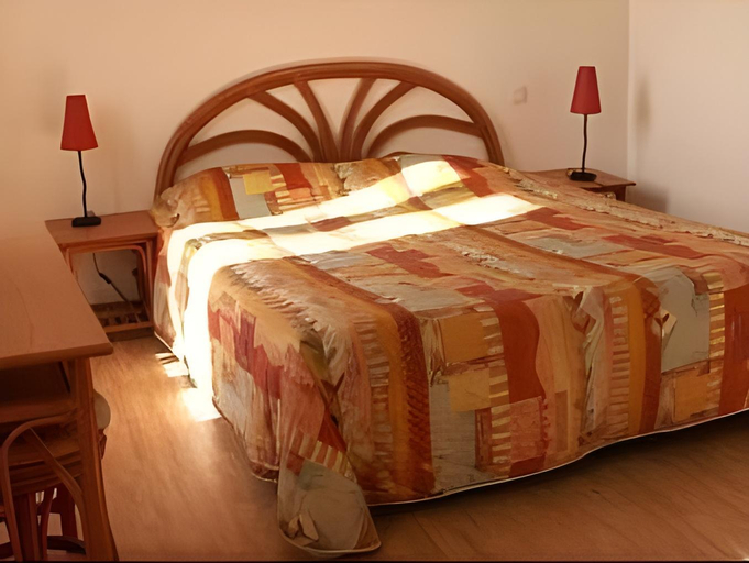 Bedroom 2, Hôtel du Rocher, Hérault