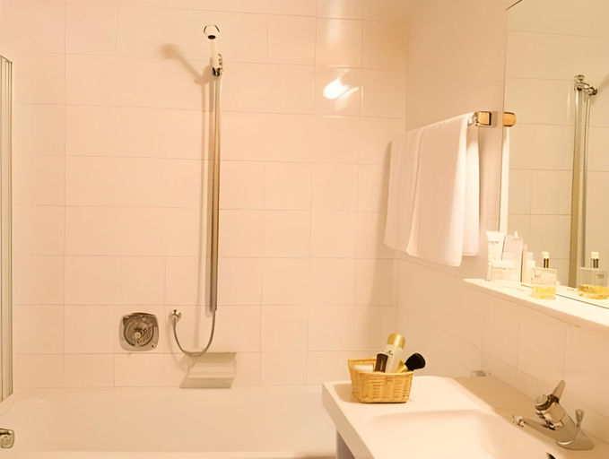 Bathroom 3, Seiser Alm Plaza, Bolzano