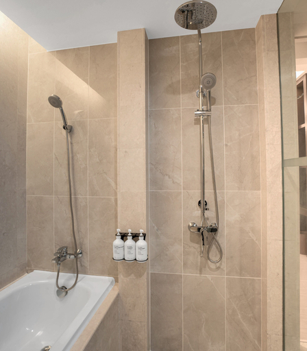 Bathroom 10
