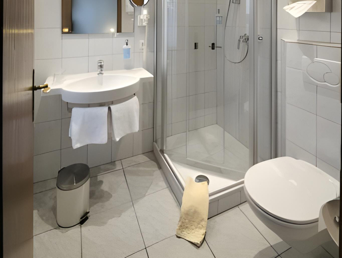 Bathroom 3, Landgasthaus Hotel H. Kortluke, Osnabrück