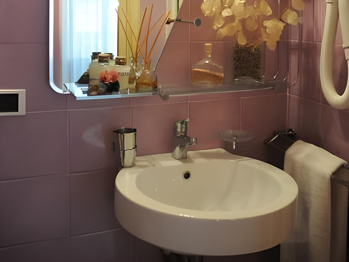 Bathroom 2, Le Stanze Di Santa Croce, Florence