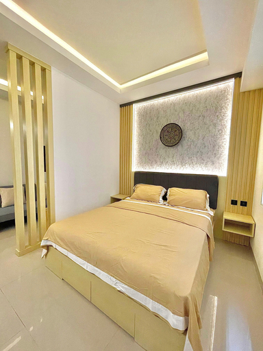 ALTUZ Apartment By Apartku Room Type - Deluxe with Netflix